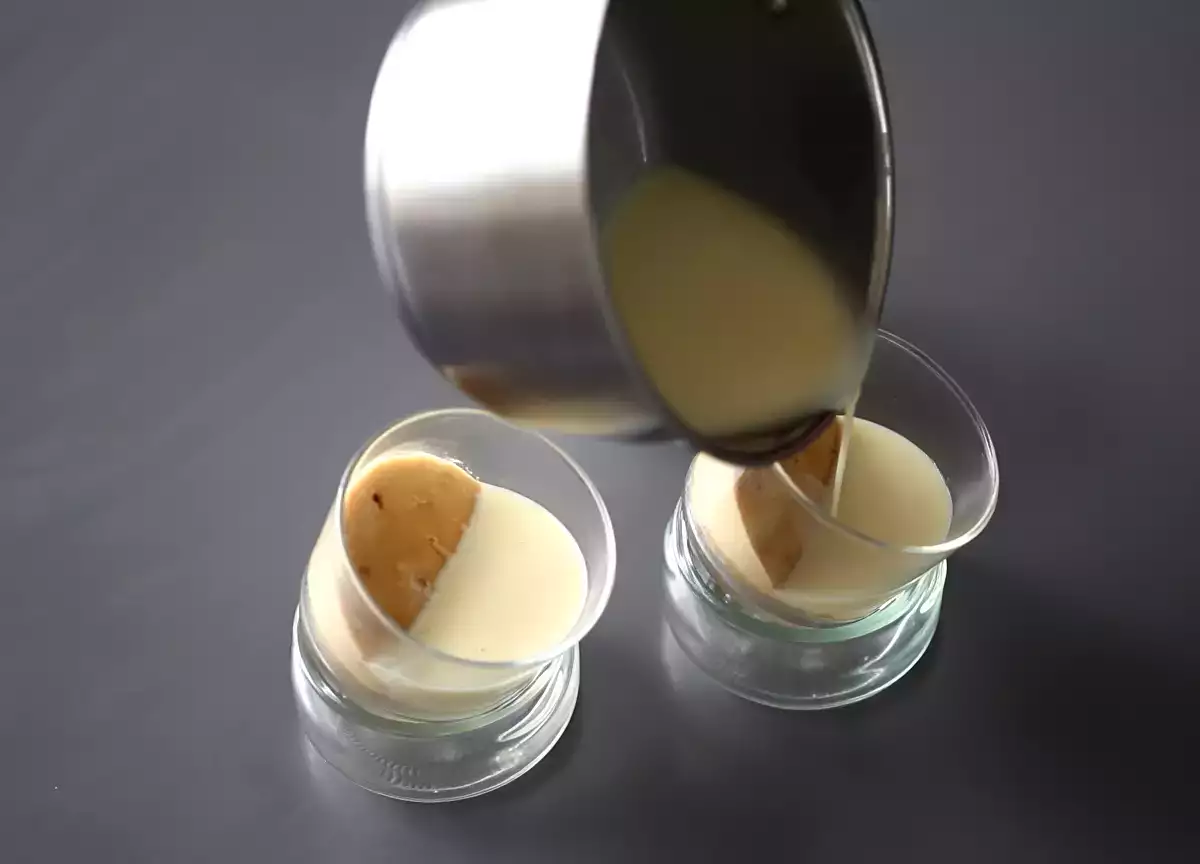 Korak 3: Premaz iz bele čokolade