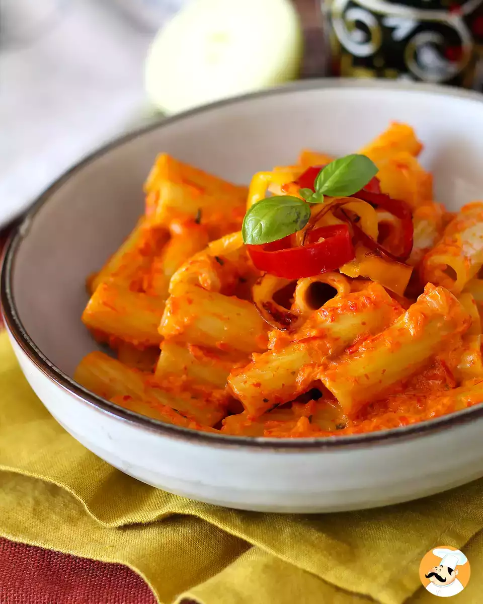 5. Testenine s smetano s poprom in filadelfijsko omako