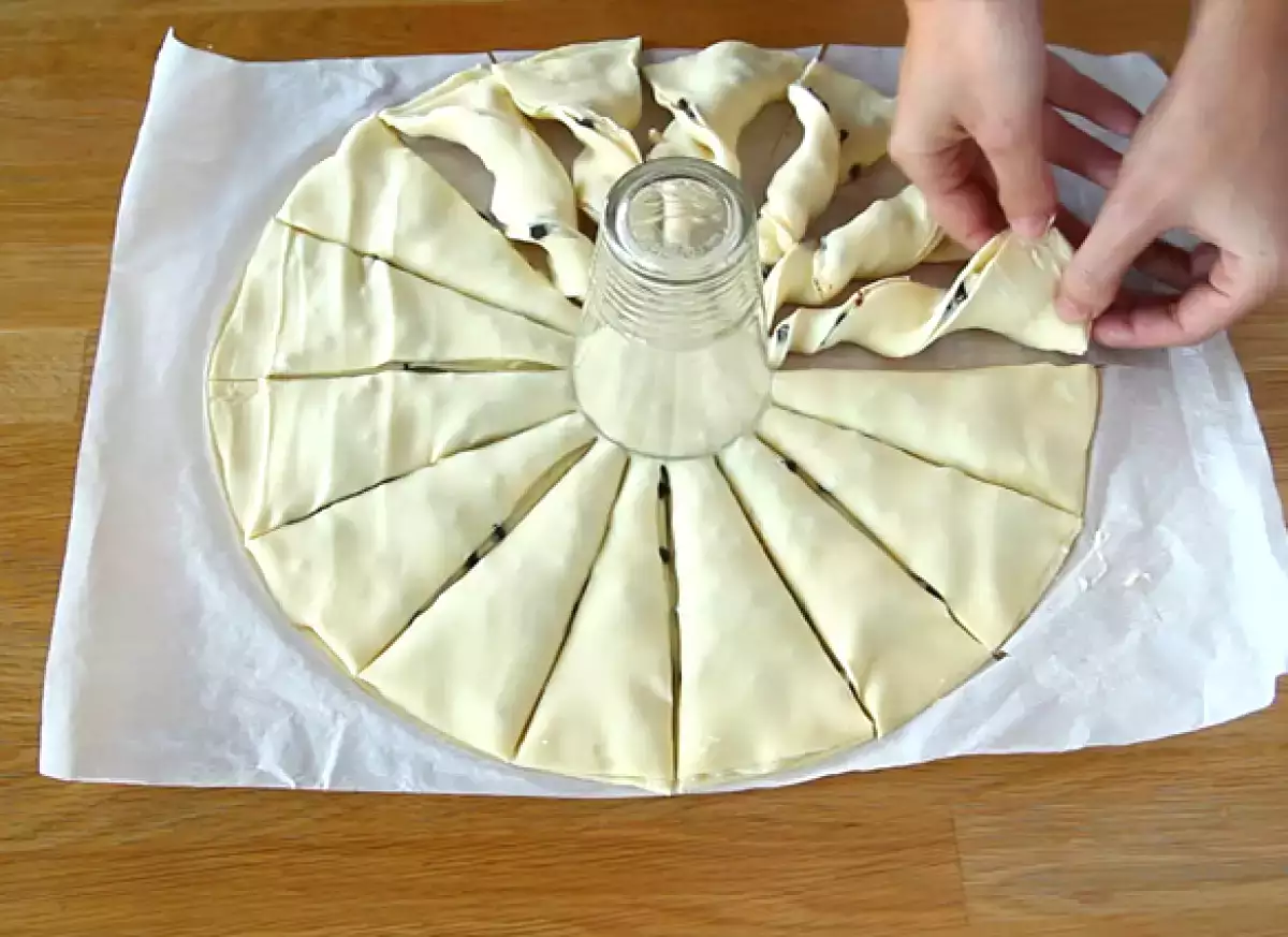 4. Sol - rez, ki sije na sredini mize