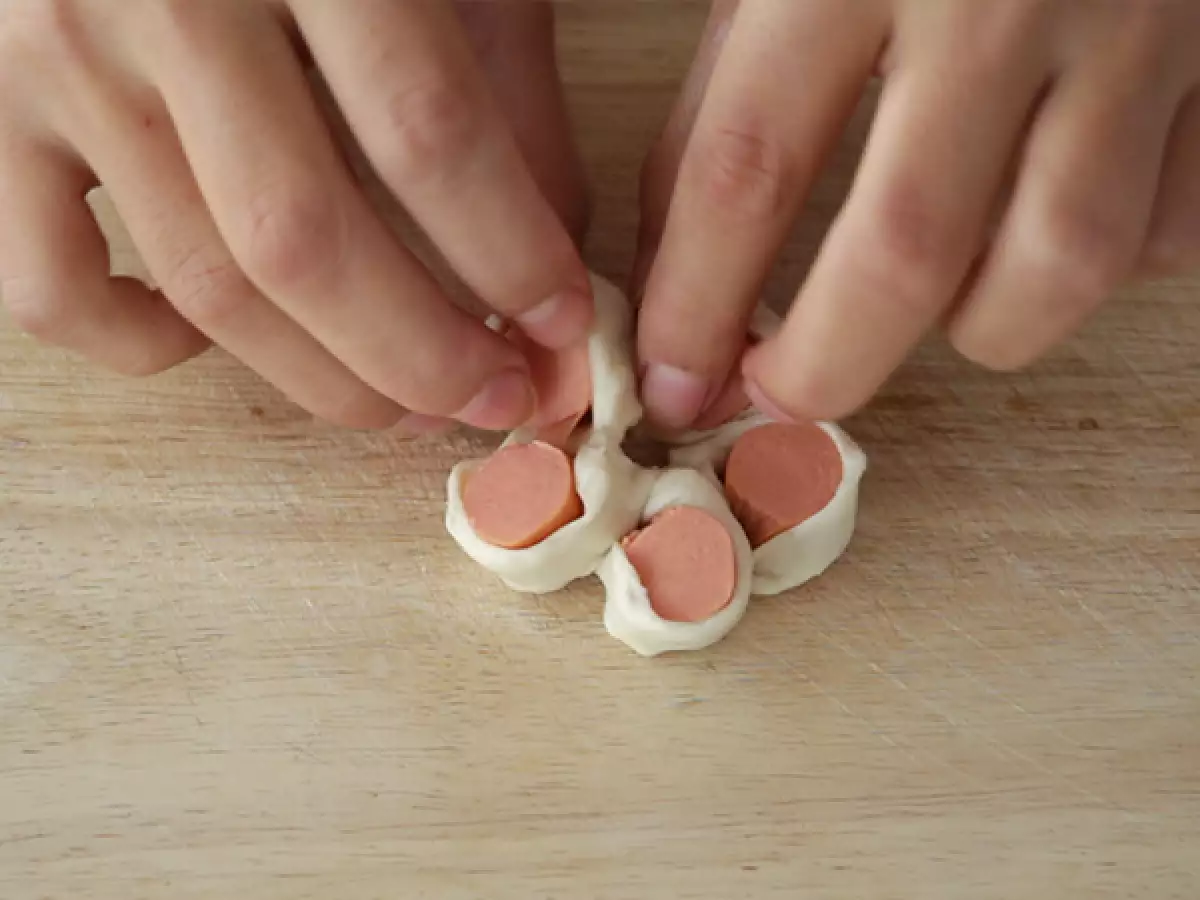 9. Cvet - užitni cvetni lističi iz listnatega testa