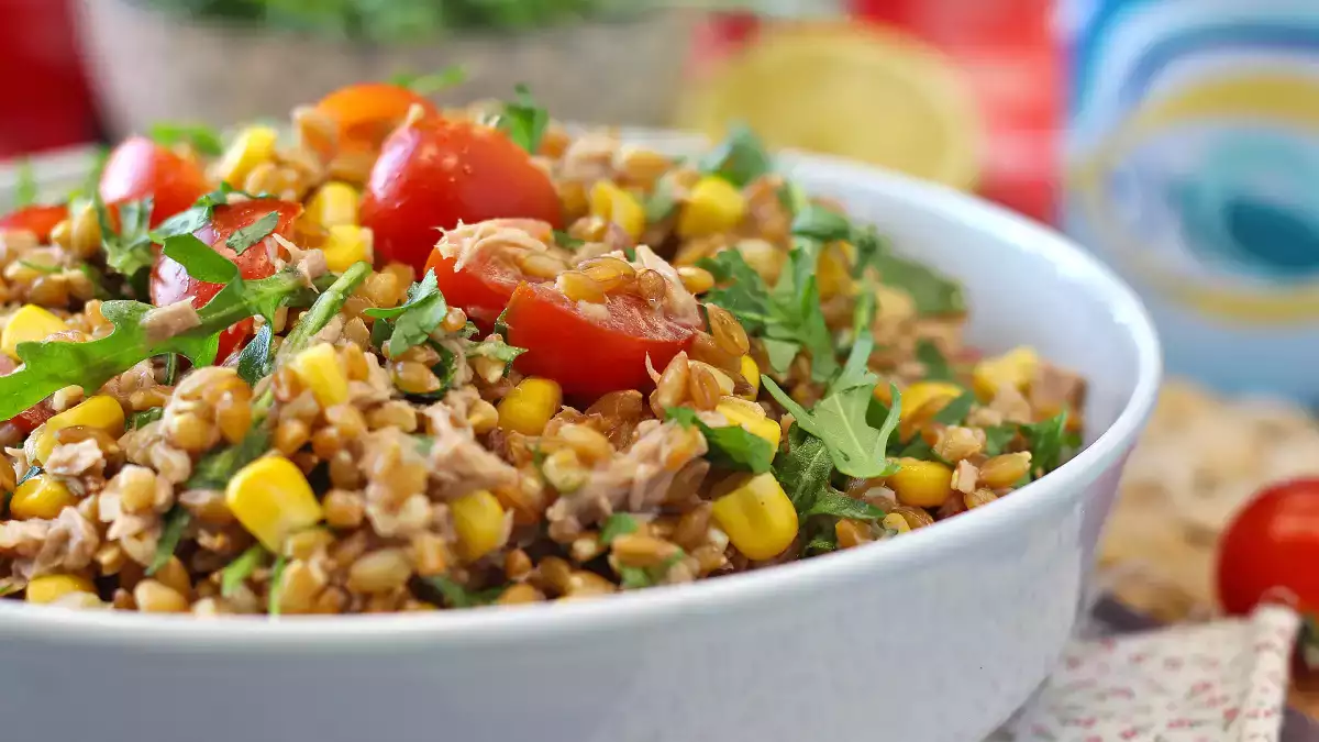 9 pametnih idej za praznjenje hladilnika (ne da bi bili videti kot posoda, v kateri je zmanjkalo ostankov)