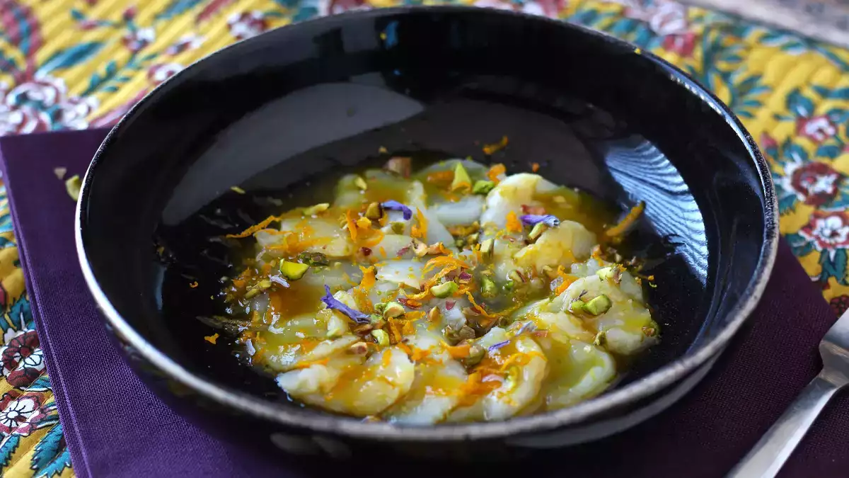 Mehki luksuzni božični trend: 13 idej, ki so videti drage (a so zelo preproste!)