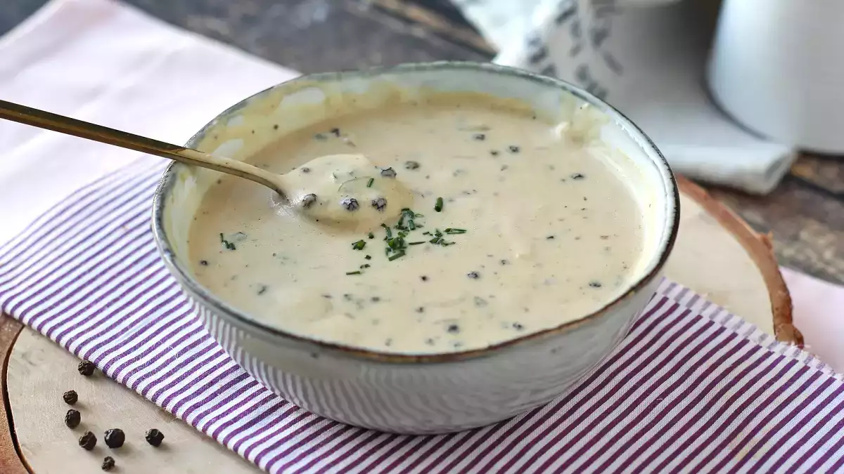 Ta omaka se bo odlično podala k rdečemu božičnemu mesu.