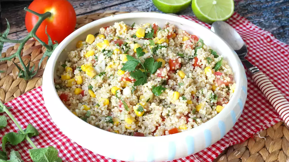 18 lahkih receptov, s katerimi boste rešili želodec med zabavami, ne da bi pri tem žrtvovali okus