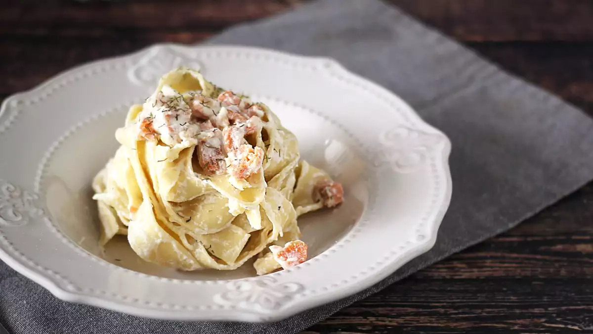 Ricotta, sir, ki hrano popravi s tistim, kar je v hladilniku. 14 receptov in idej za njegovo uporabo