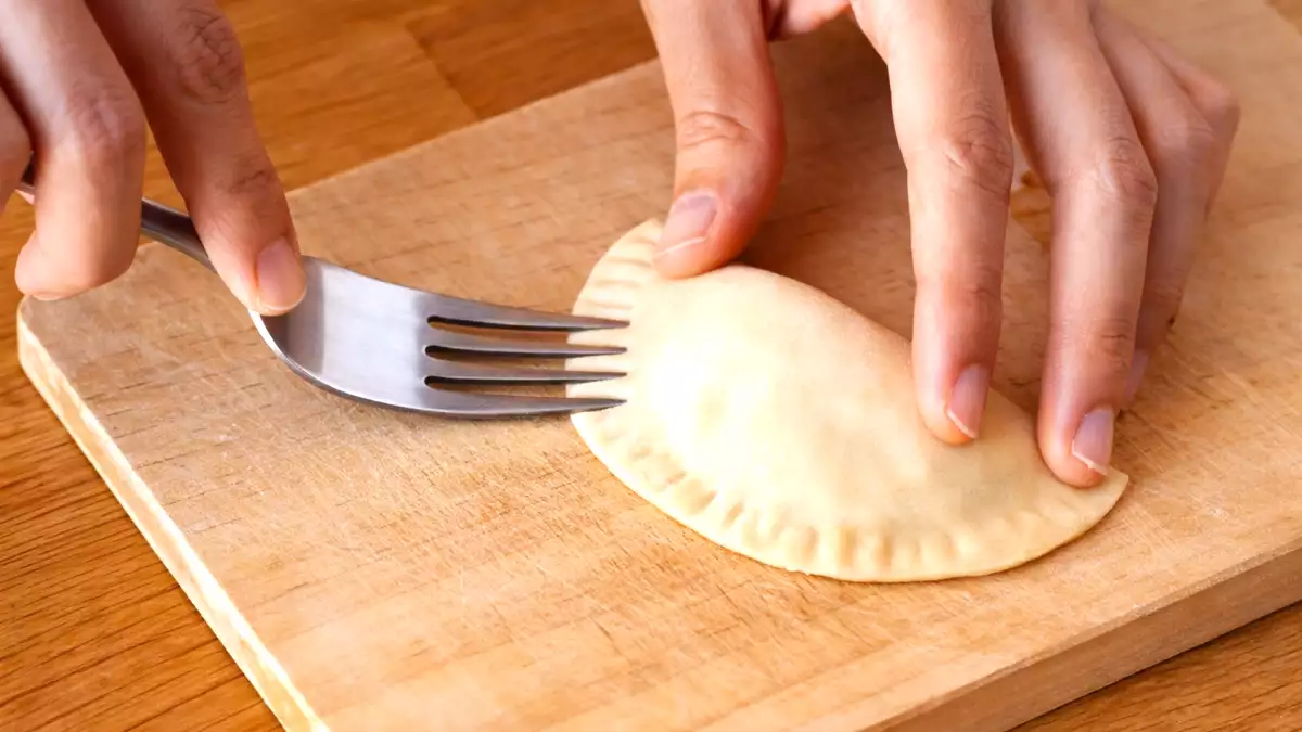 Kuharski triki z vilicami: najpreprostejše (in najbolj uporabno) večnamensko orodje v kuhinji