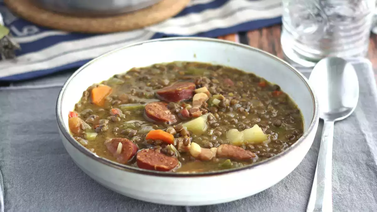 Ali leča zmanjšuje libido? Znanost v ozadju viralnega citata Óliverja Laxeja