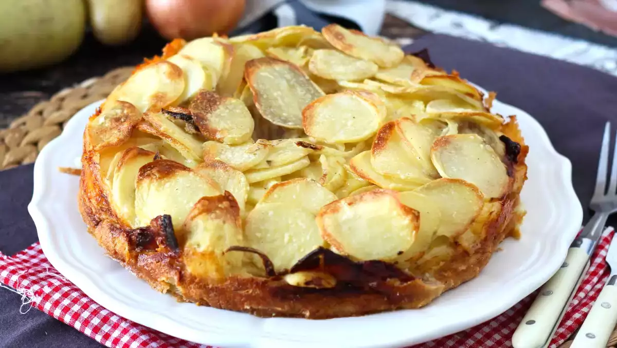 Imate premalo časa? Teh 8 pečenih receptov se skorajda naredi samo ter rešuje kosilo in večerjo brez stresa.