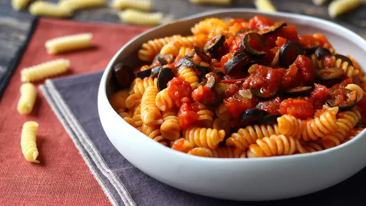 Nimate časa za kuhanje? 9 enostavnih in neverjetnih idej za testenine