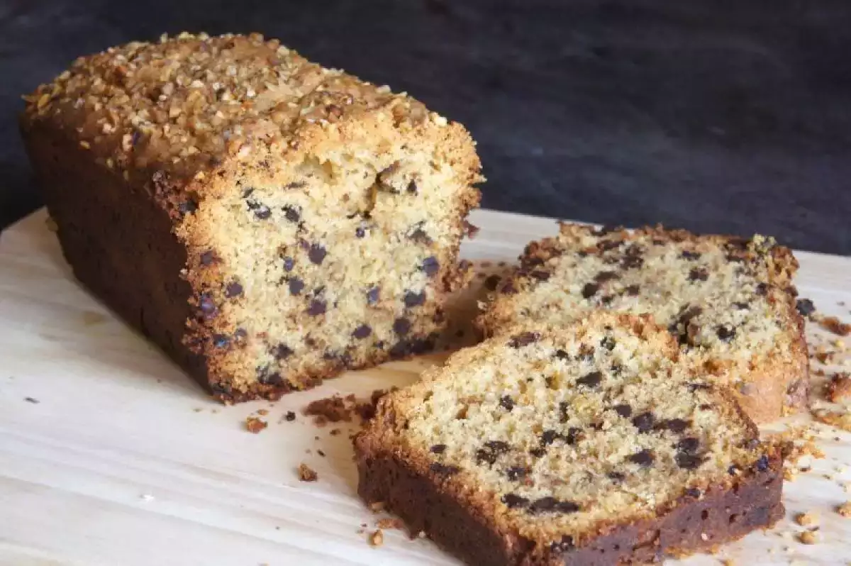 S temi nasveti preprečite nastanek čokoladnih koščkov na dnu pekača!