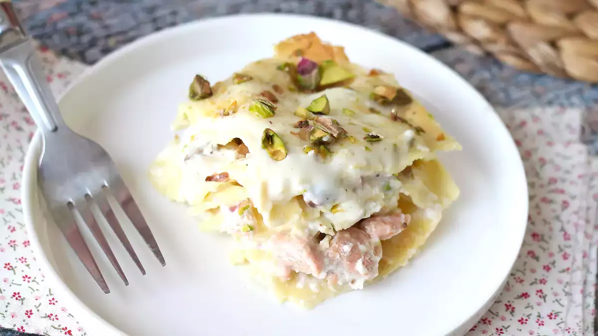 Nedeljsko kosilo: 50 neustavljivih receptov med babičino tradicijo in sodobno kuhinjo