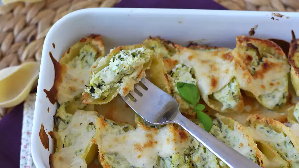 Conchiglioni, polnjeni z rikoto, bučkami in limono: popolna kremna prva jed za velikonočno kosilo