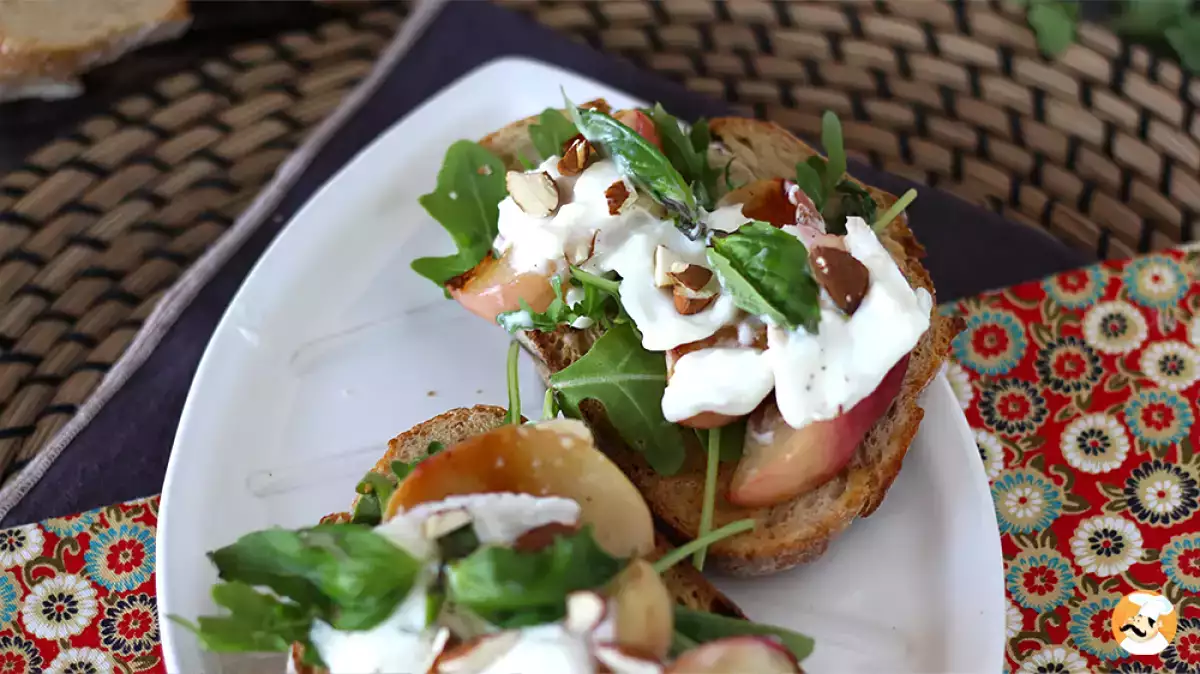 Iščete ideje za sendviče za pozno kosilo, bagete in toaste? Tukaj je 14 receptov, ki vas bodo navdihnili!