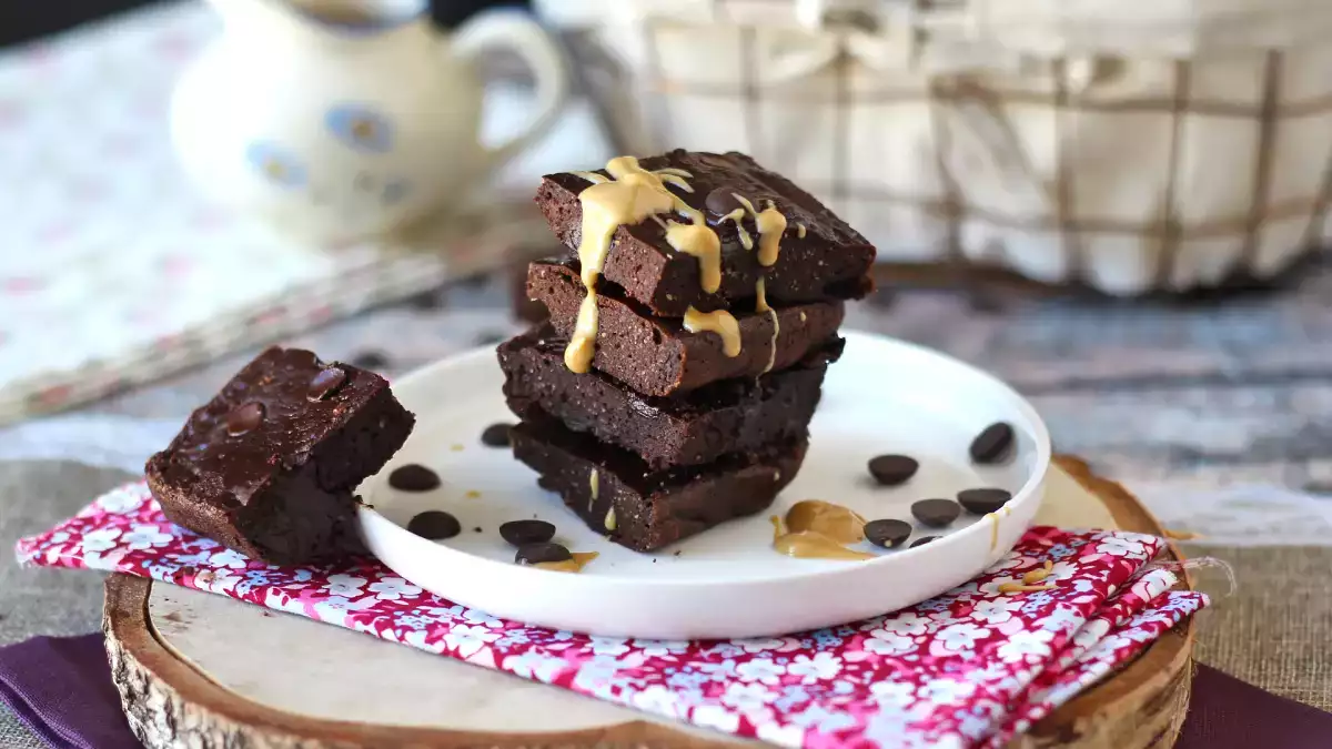 6 receptov z uporabo sirotke, s katerimi si lahko privoščite užitek, ne da bi preskočili beljakovine