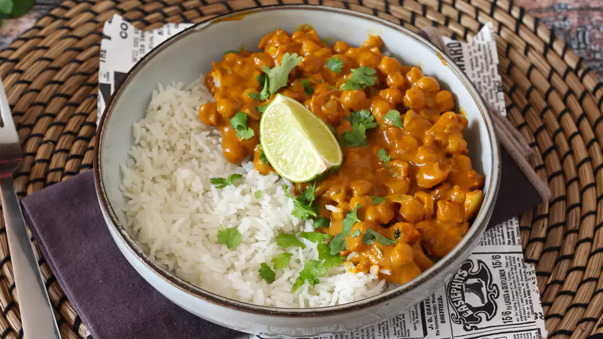 Je vaš teden preveč naporen? Teh 20 receptov s konzervirano hrano lahko brez težav reši vaše obroke.