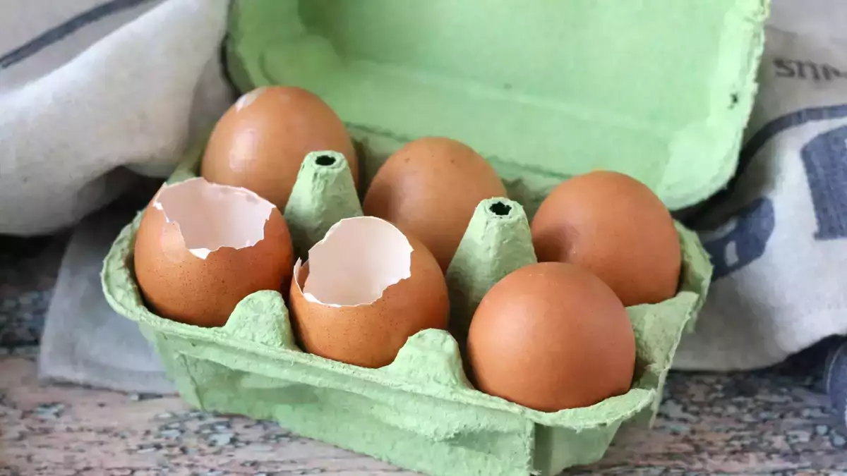 To počnete z jajčnimi lupinami in ne morete si predstavljati tveganja, ki ga lahko prevzamete v kuhinji.