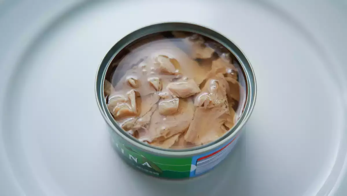V supermarketu: kako prepoznati tuno, ki vsebuje manj živega srebra, in enostavni refleksi, ki jih je treba usvojiti