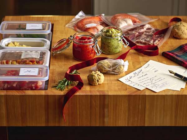 Varčevanje za božič se začne novembra: kaj kupiti zdaj, da boste zapravili manj