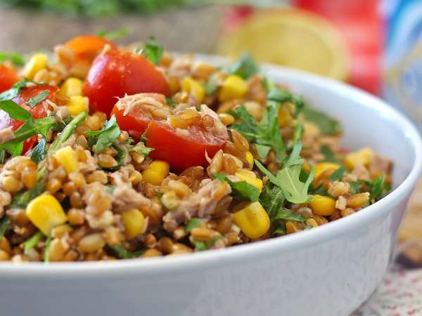 9 pametnih idej za praznjenje hladilnika (ne da bi bili videti kot posoda, v kateri je zmanjkalo ostankov)