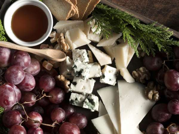 Ne gre za sir, gre za to, kako z njim ravnamo: ključ do dobrega konzerviranja in postrežbe sira