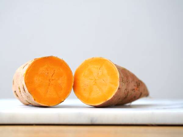 Ali lahko jem sladki krompir, če je vzklil?