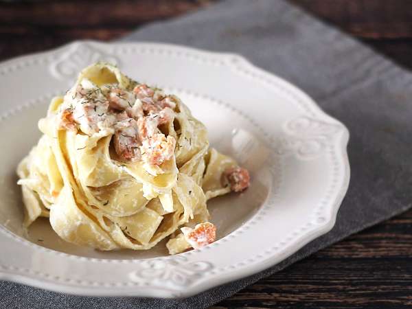 Ricotta, sir, ki hrano popravi s tistim, kar je v hladilniku. 14 receptov in idej za njegovo uporabo