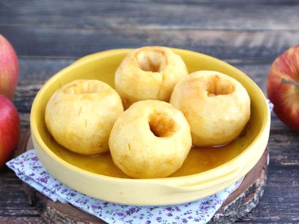 Surovo ali pečeno jabolko? Ta preprosta izbira lahko vpliva na vaše razpoloženje, sitost in celo na krvni sladkor.