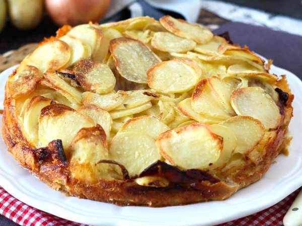 Imate premalo časa? Teh 8 pečenih receptov se skorajda naredi samo ter rešuje kosilo in večerjo brez stresa.