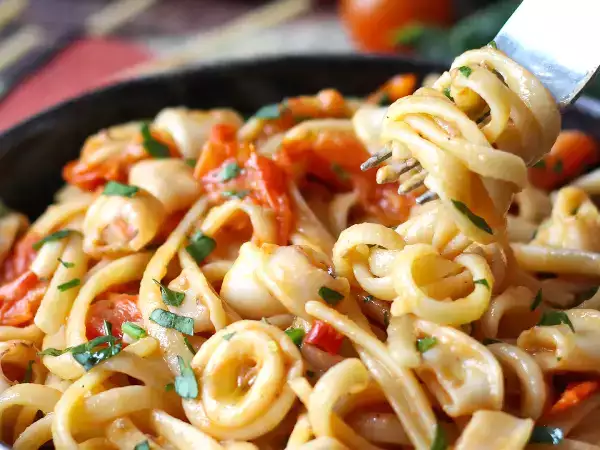 4 prve jedi z zamrznjenimi ribami, pripravljene v nekaj minutah: enostavni, okusni in pametni recepti, ki vam prihranijo kosilo in večerjo