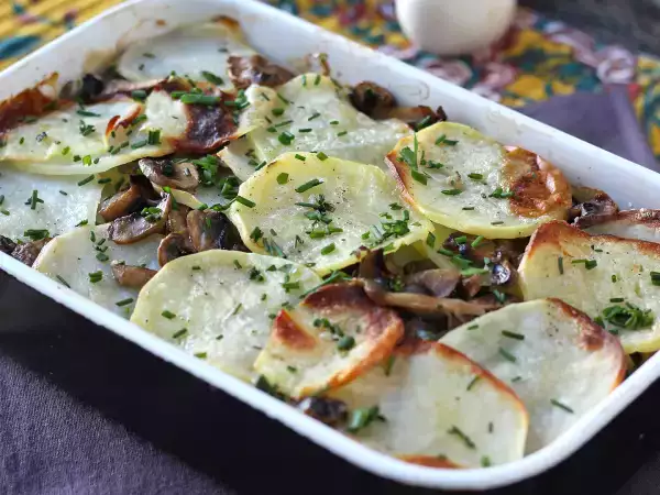 8 gratiniranih krompirjevih jedi, ki rešujejo vse obroke tedna v pečici, zračnem cvrtju in s sladkim krompirjem