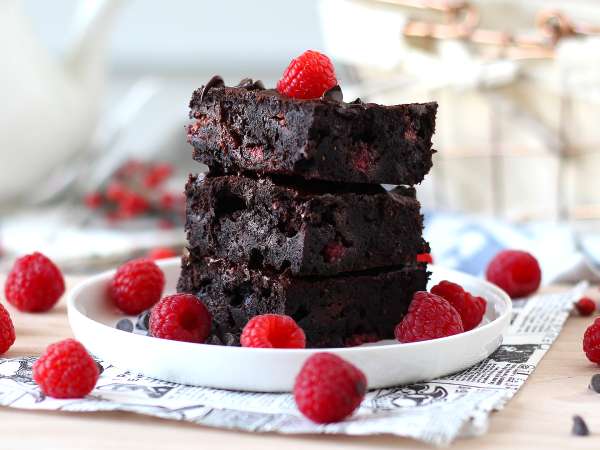 Paradoks izklopa pečice: 9 receptov, ki se še naprej kuhajo sami (in zakaj ta tehnika resnično deluje)