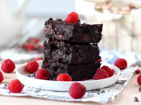 Paradoks izklopa pečice: 9 receptov, ki se še naprej kuhajo sami (in zakaj ta tehnika resnično deluje)