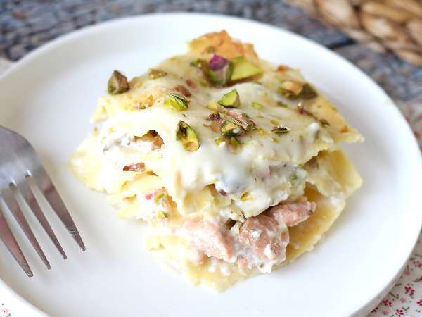 Nedeljsko kosilo: 50 neustavljivih receptov med babičino tradicijo in sodobno kuhinjo