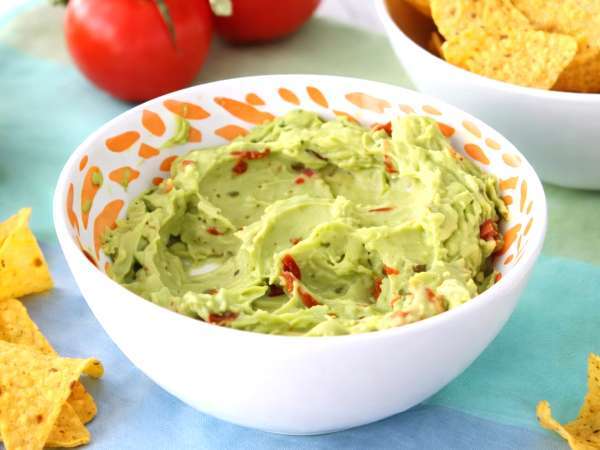 Najboljši način shranjevanja guacamole, da naslednji dan ne porumeni.