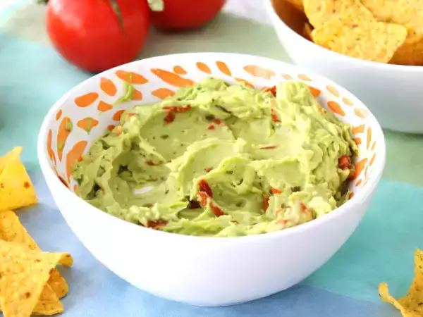 Najboljši način shranjevanja guacamole, da naslednji dan ne porumeni.