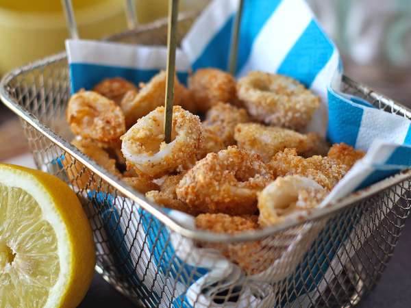 Ribe v zračnem cvrtniku? Odkrijte 7 lahkih, hrustljavih in izjemno hitrih receptov, ki jih morda ne boste pričakovali (a vam bodo všeč že ob prvem ugrizu).