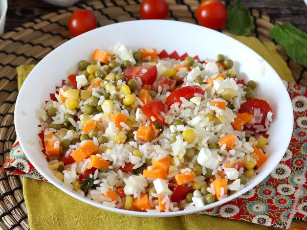 Solate iz ostankov: 17 receptov, s katerimi boste iz ostankov v hladilniku pripravili neverjetne jedi