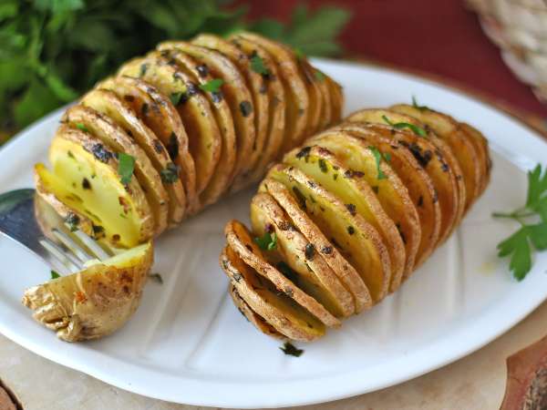 Odličen krompir Hasselback? To so najpogostejše napake pri pripravi te švedske priloge.