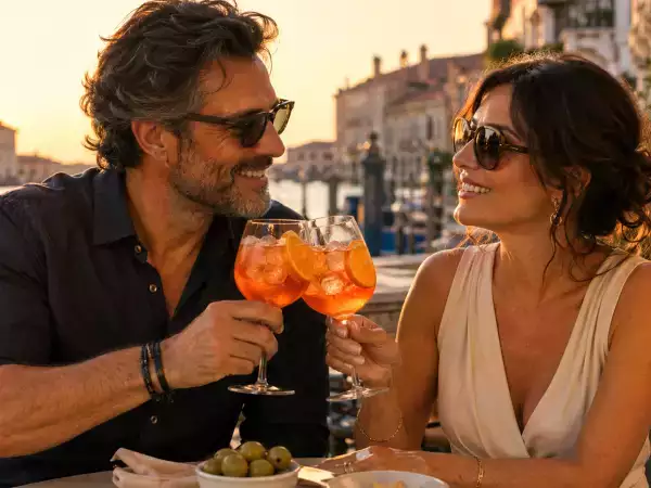 Nazdravljanje v italijanskem slogu: od spritza do limoncella, pijače, ki pojasnjujejo italijanski aperitiv in pijačo po večerji.