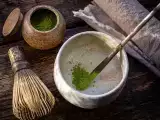 Članki: Je vaš matcha latte preveč grenak ali poln grudic? Kako ga vsakič pripraviti gladkega in kremastega