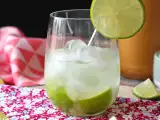 Recept Limonina caipirinha: brazilska pijača, ki jo je enostavno pripraviti brez šejkerja za koktajle