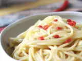 Recept Špageti aglio, olio in peperoncino: jed italijanske tradicije v zadnjem trenutku