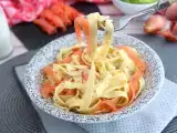 Recept Tagliatelle z dimljenim lososom in koprom