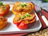 Recept Pečene vegetarijanske polnjene paprike: enostaven in okusen recept z zelenjavo in sirom mocarela