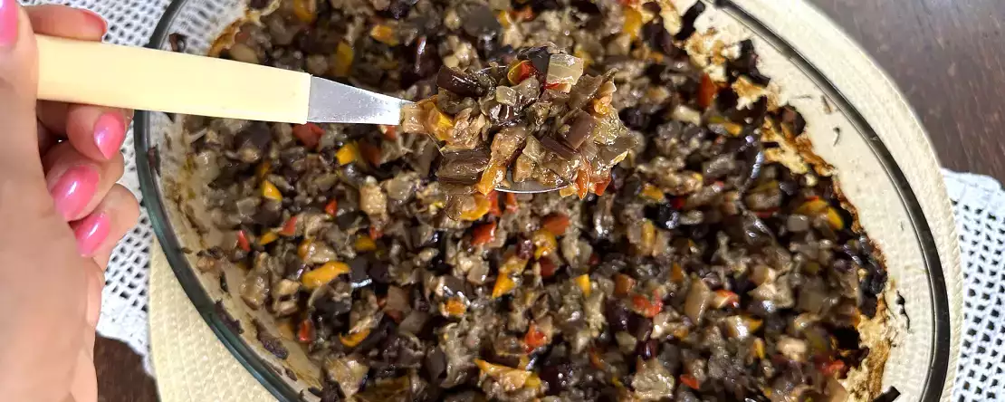 Mamin antipasto iz jajčevcev: družinski recept, ki ga imajo vsi radi