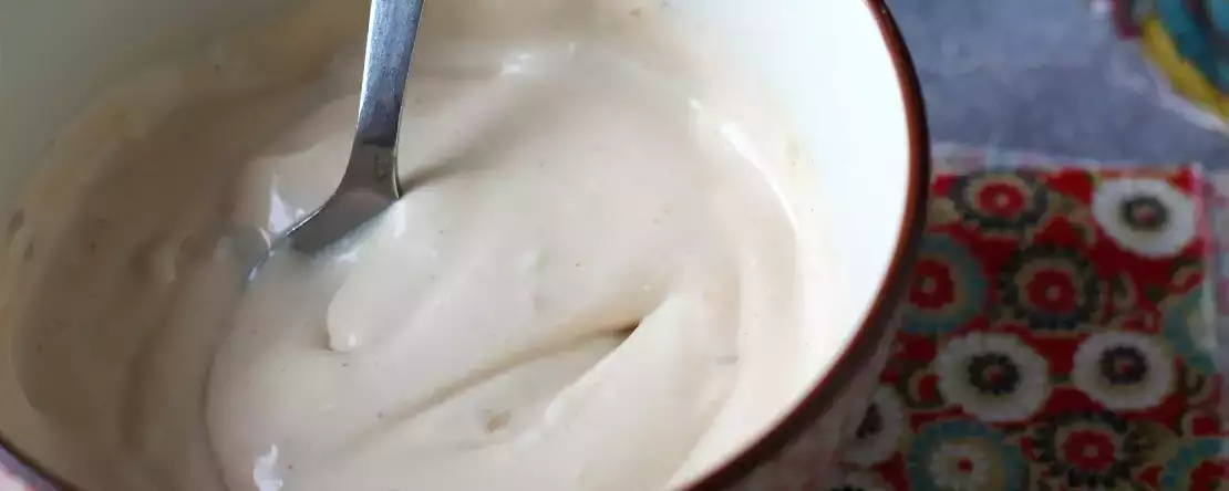 Kremasta, okusna omaka za hrustljavega piščanca