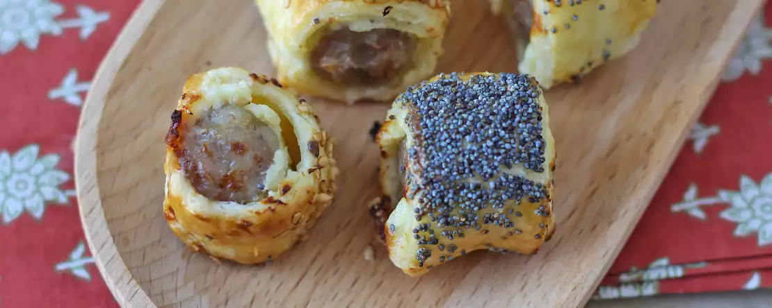 Kmečke pogačice s klobaso in sirom, pripravljene v zračni fritezi