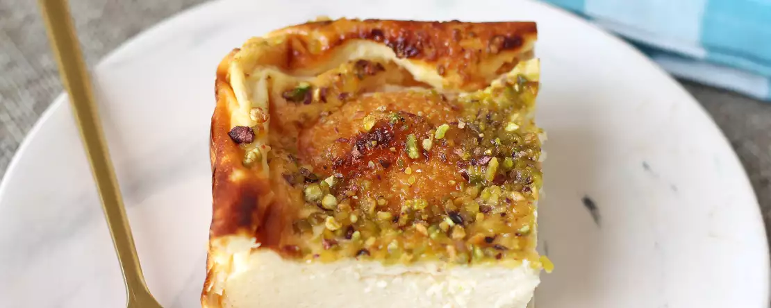 Kremni cheesecake z marelicami