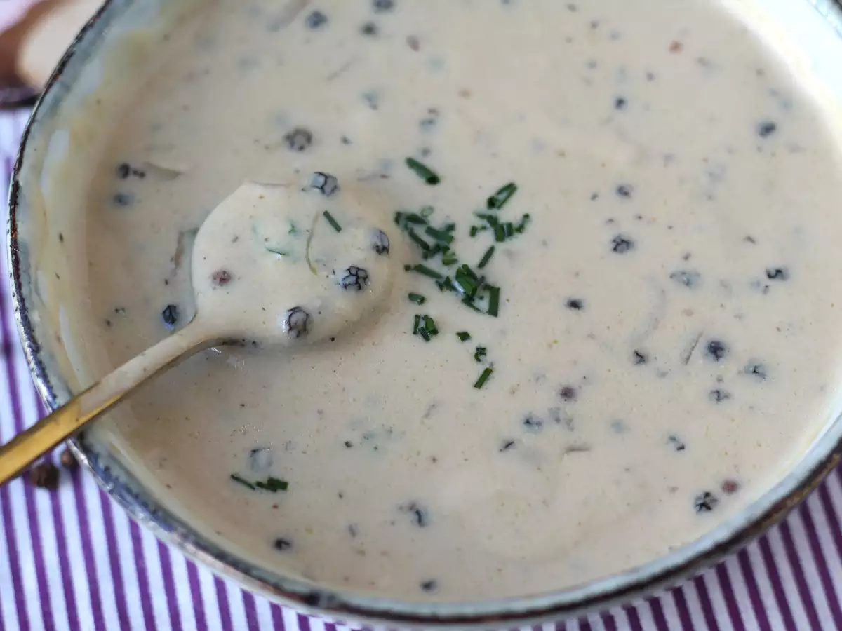 Recept Domača poprova omaka: kremasta, dišeča in izjemno enostavna!