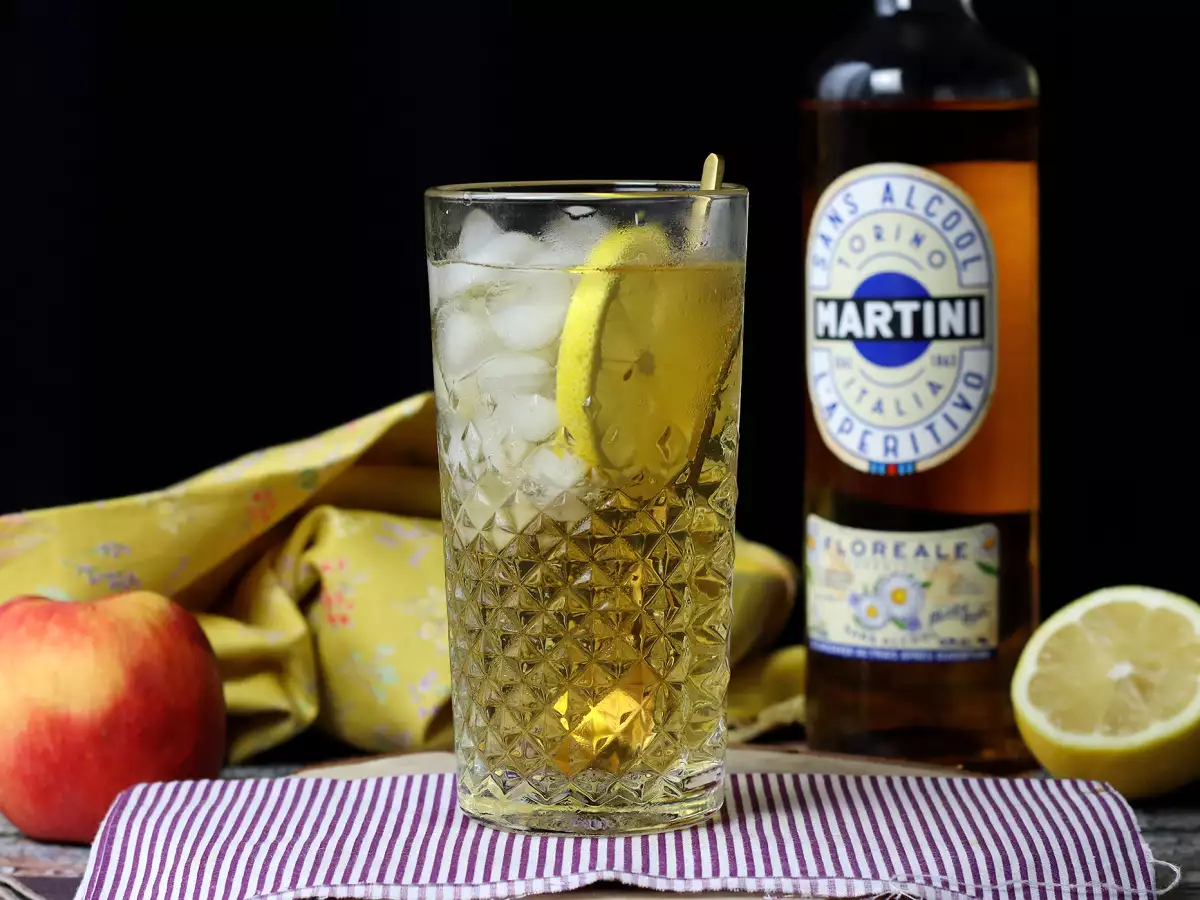 Recept Martini spritz brez alkohola, sladek cvetlični koktajl za aperitiv